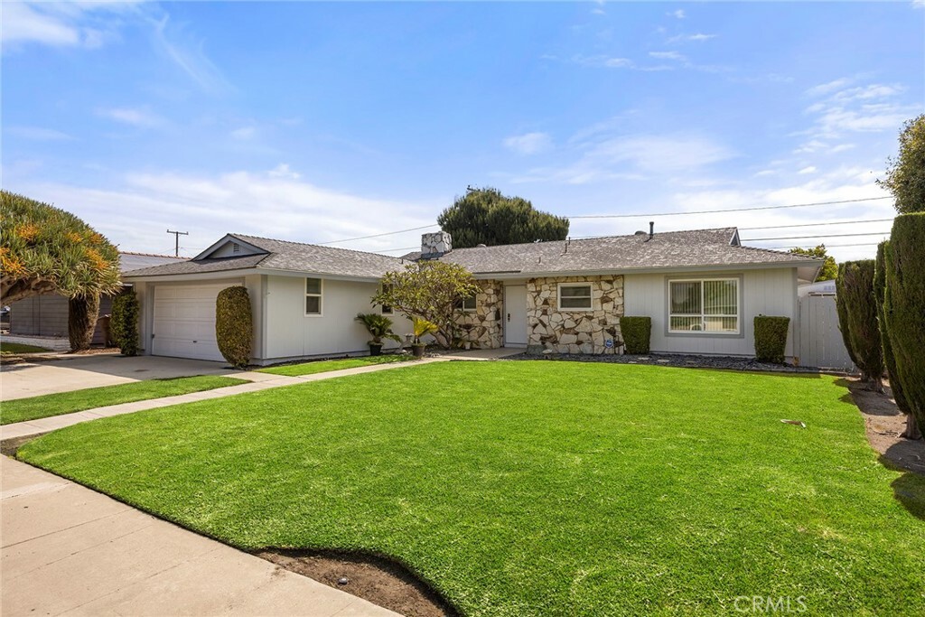 Property Photo:  926 S Chantilly Street  CA 92806 