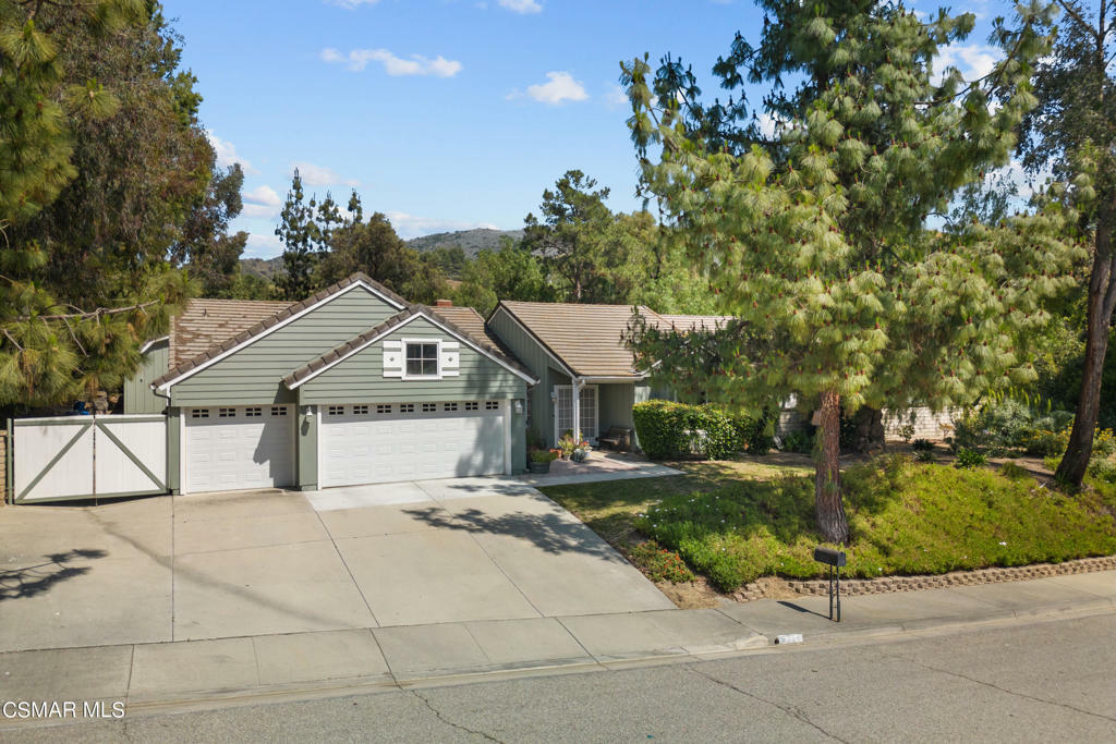 Property Photo:  212 Trickling Brook Court  CA 93065 