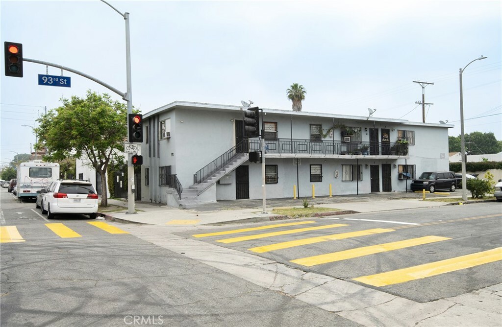 Property Photo:  9222 S San Pedro Street  CA 90003 