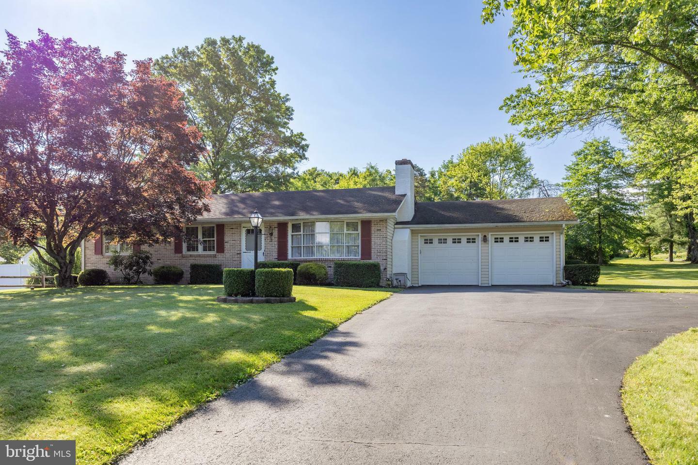 Property Photo:  1485 Circle Drive  PA 18969 