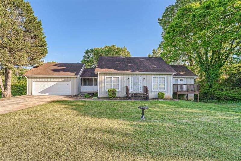 Property Photo: 4805 Woodway Drive GA 30088
