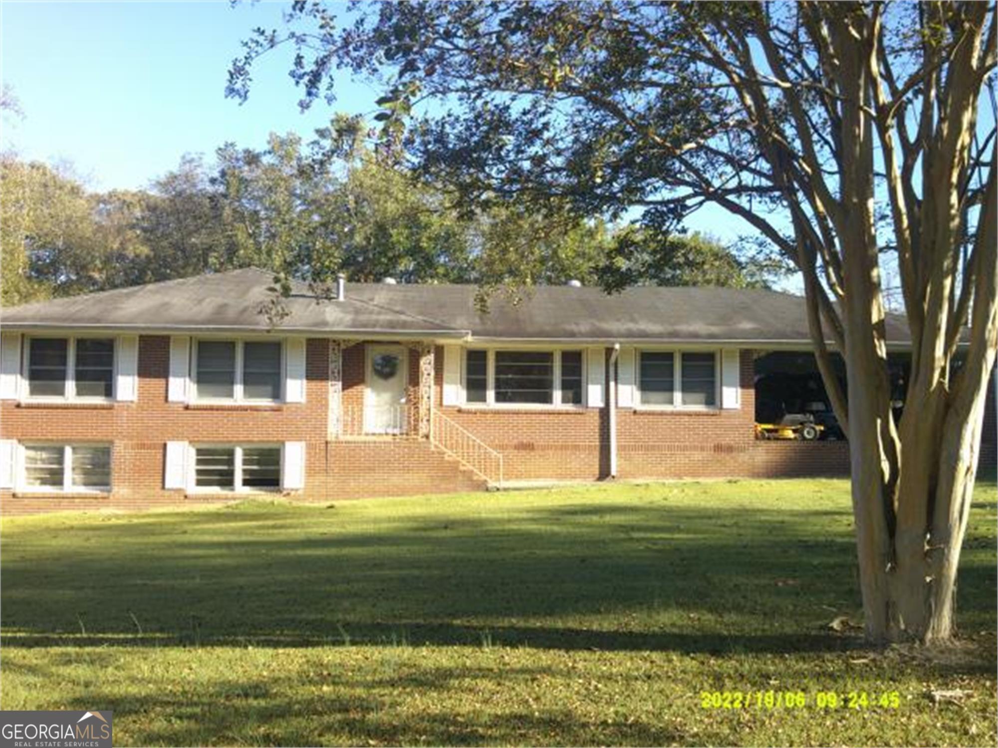 Property Photo: 600 W College Street GA 30108