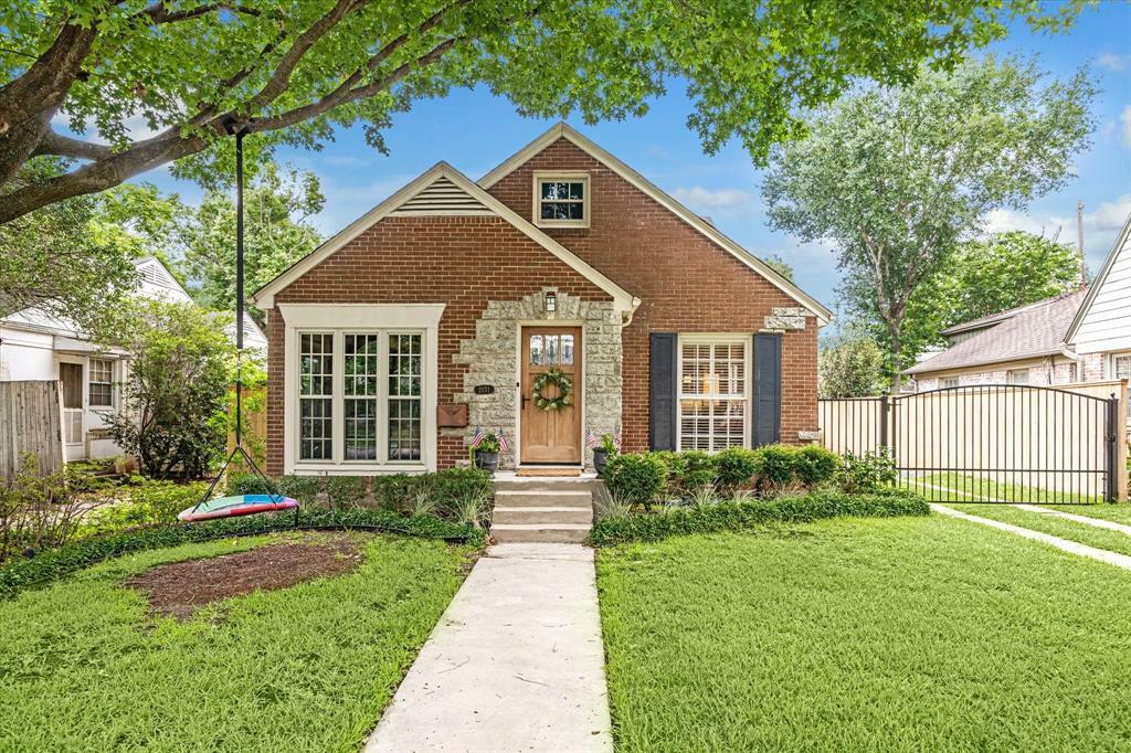 Property Photo:  2131 Addison Road  TX 77030 