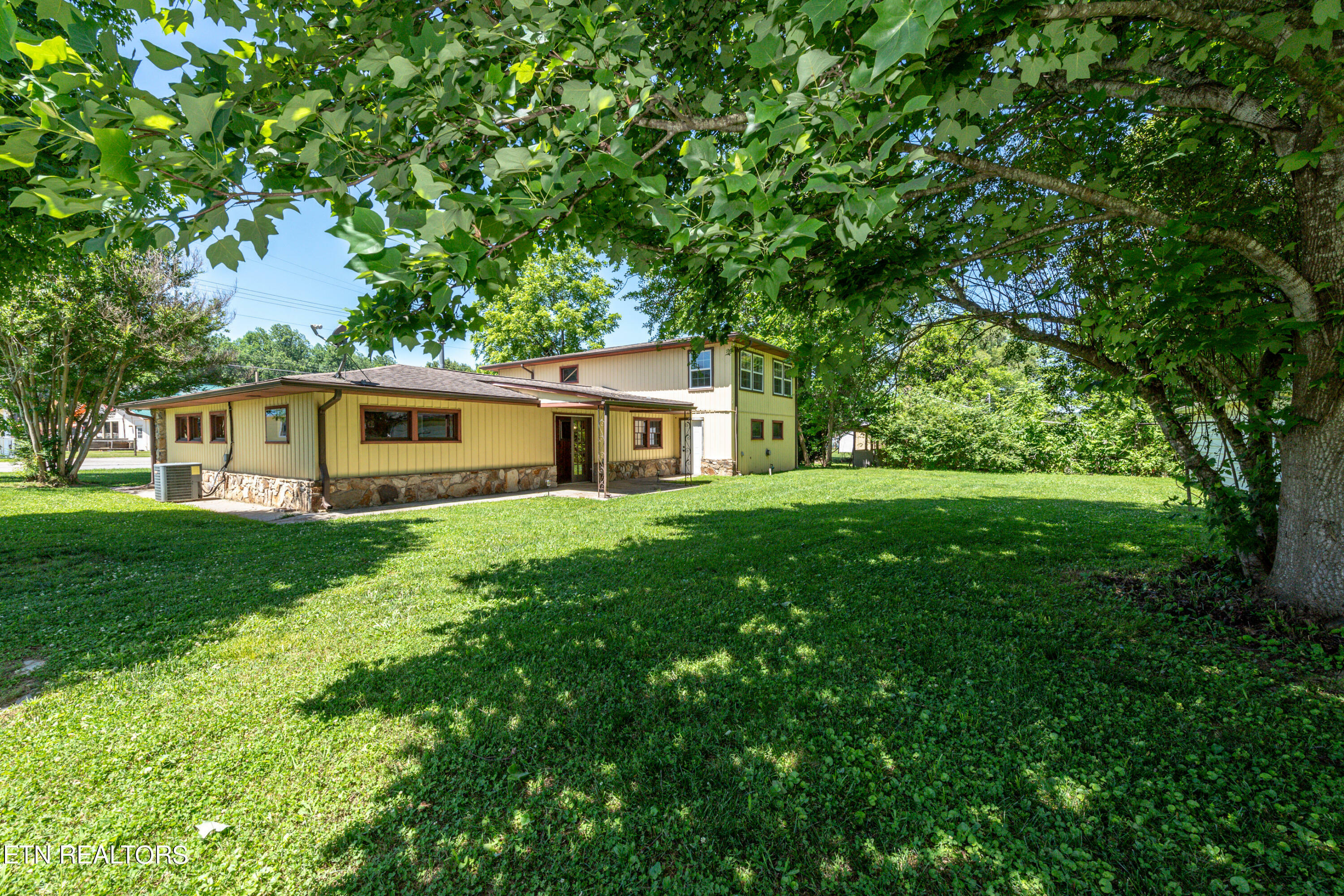 Property Photo:  8121 Old Highway 73  TN 37882 