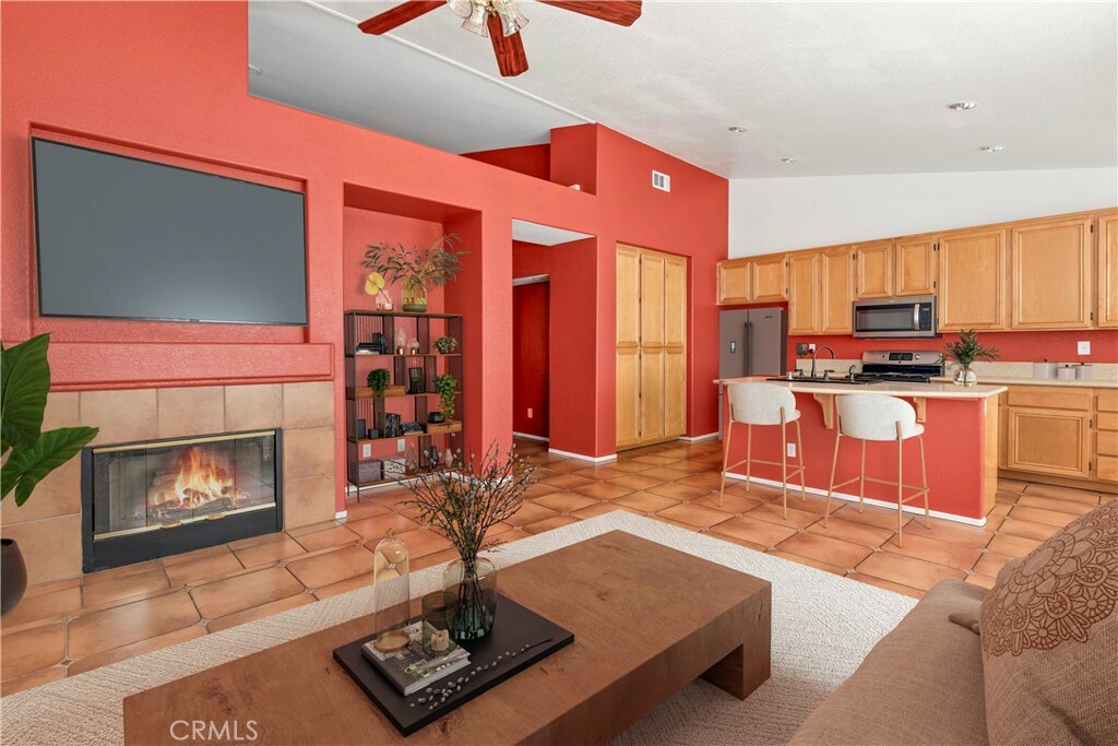 Property Photo: 927 N Hemet Street CA 92544