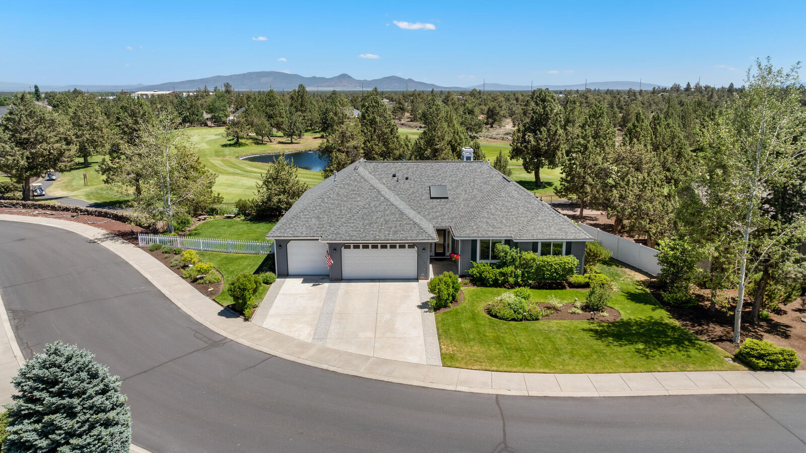 Property Photo:  4318 SW Tommy Armour Court  OR 97756 