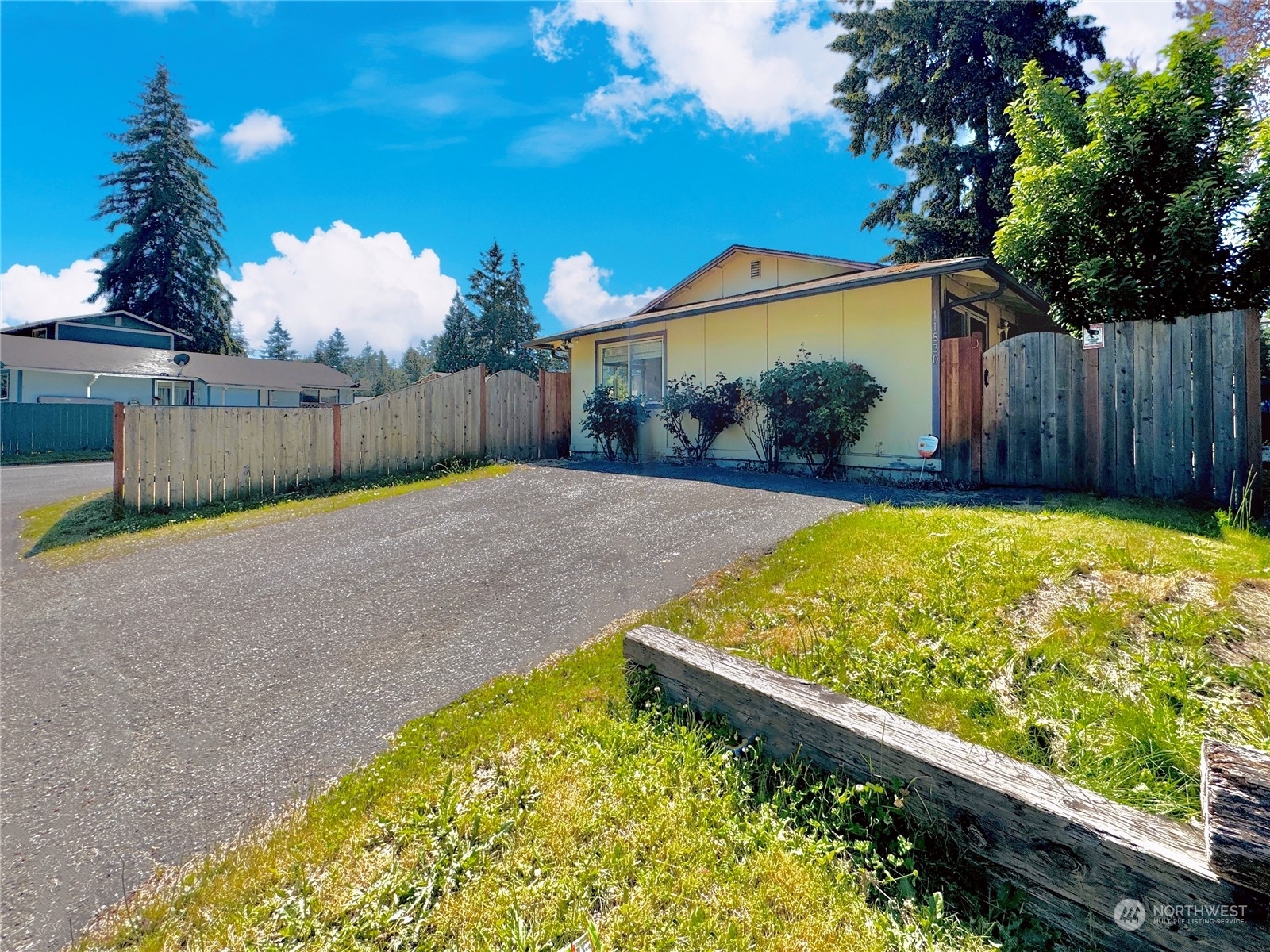 Property Photo:  11830 SE 318th Place  WA 98092 