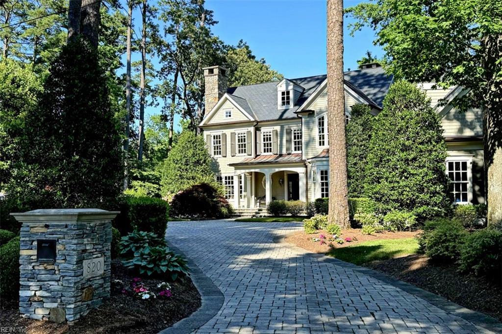 Property Photo: 820 Oriole Drive VA 23451