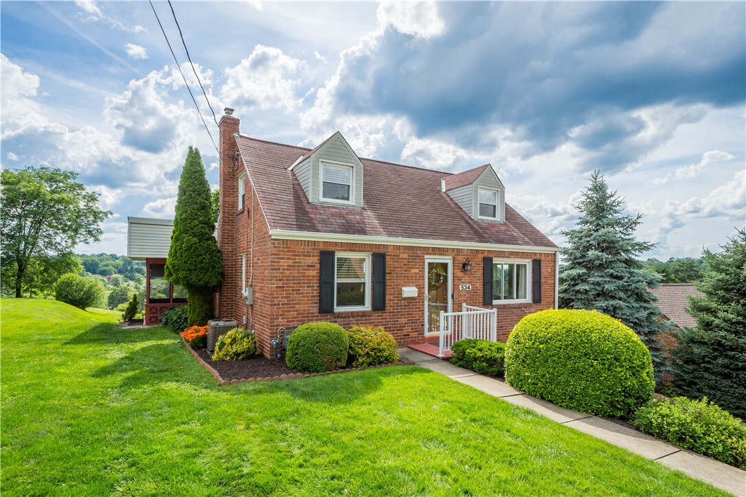 Property Photo: 534 Rolling Green Drive PA 15102
