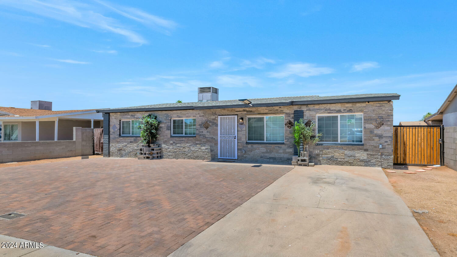 Property Photo:  1830 W Alta Vista Road  AZ 85041 