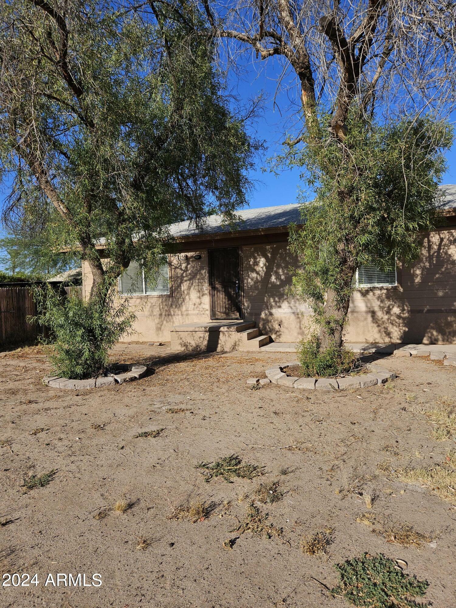 Property Photo: 216 N Casa Grande Avenue AZ 85122