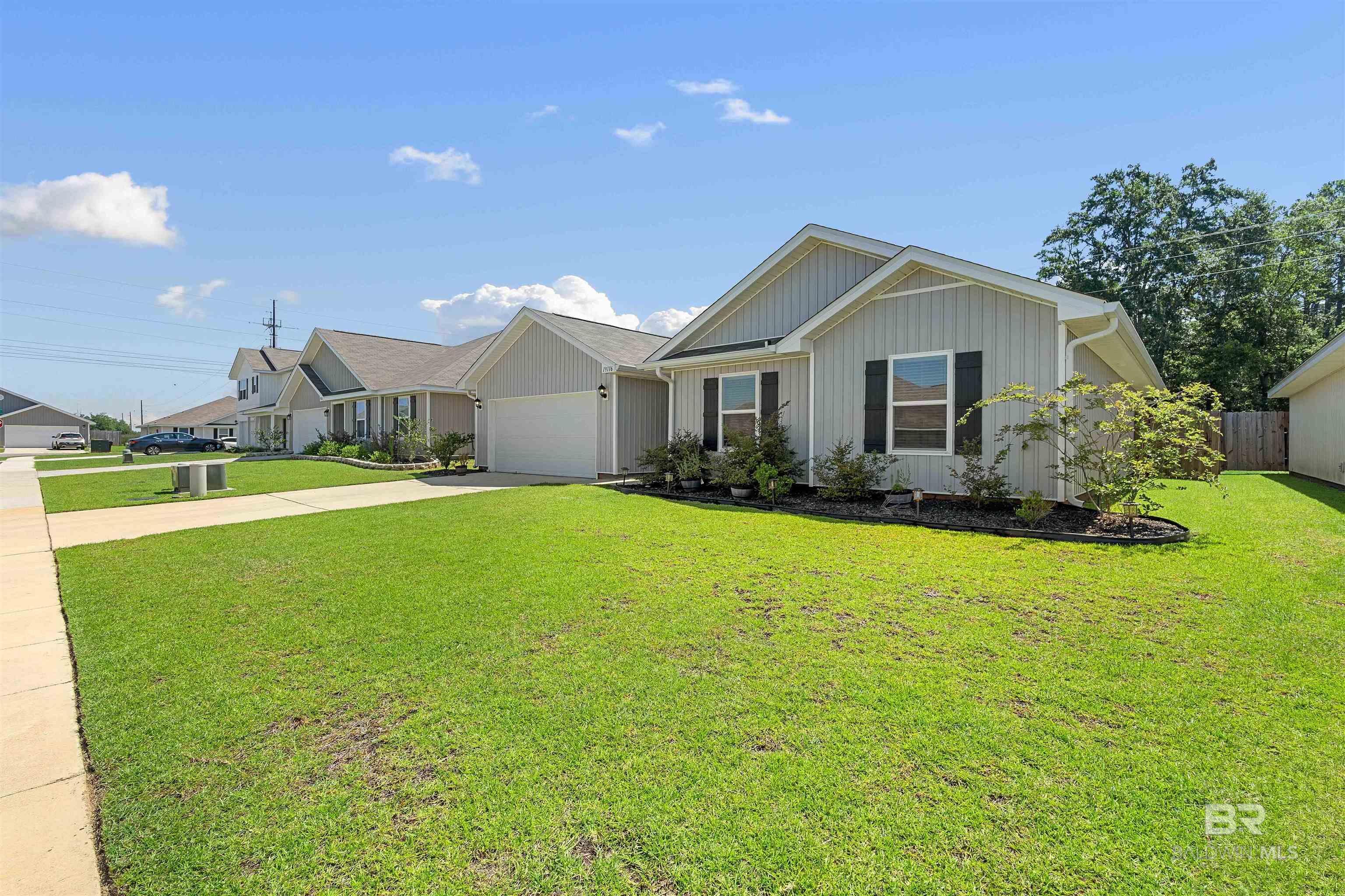 Property Photo: 19116 Chipola Drive AL 36567
