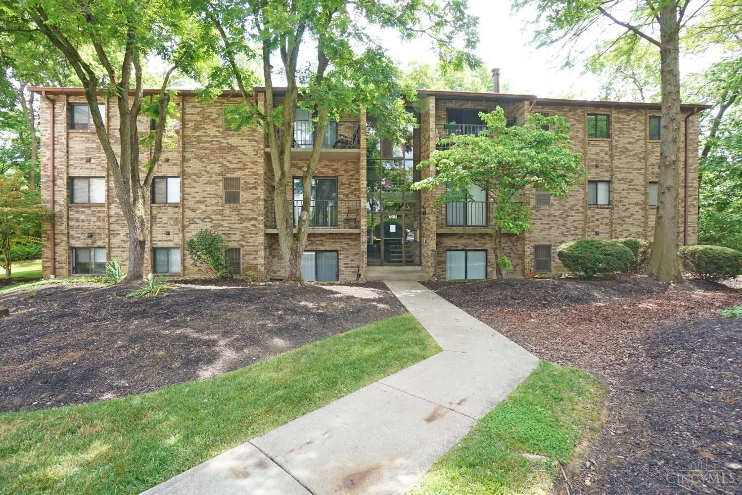 Property Photo: 7215 Creekview Drive OH 45247
