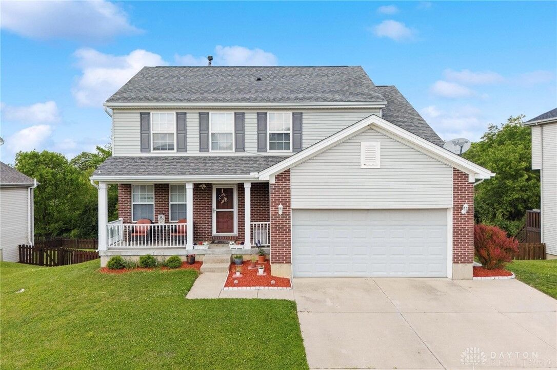 Property Photo: 1421 Vanderlyn Court OH 45324