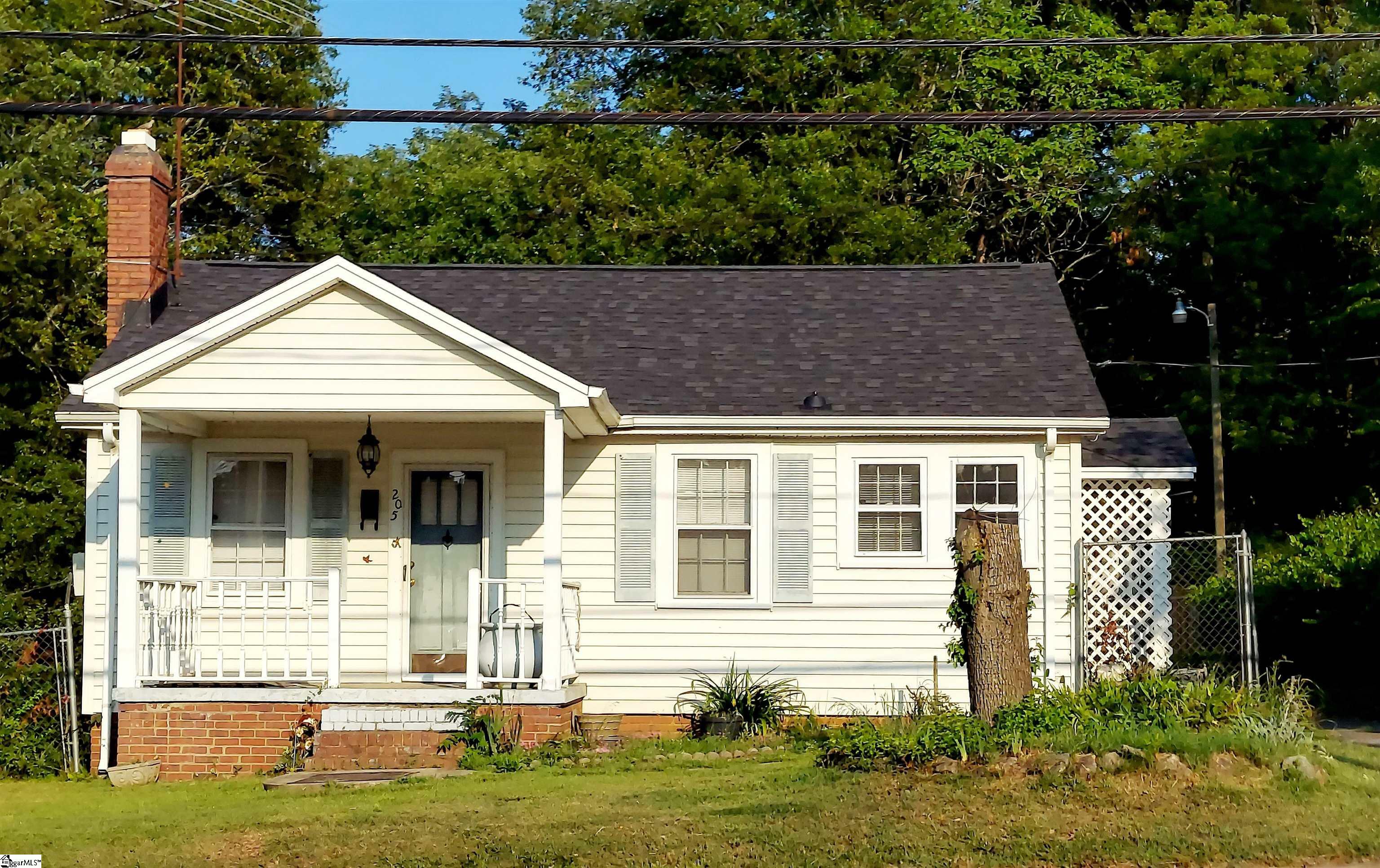 Property Photo: 205 Parkins Mill Road SC 29607