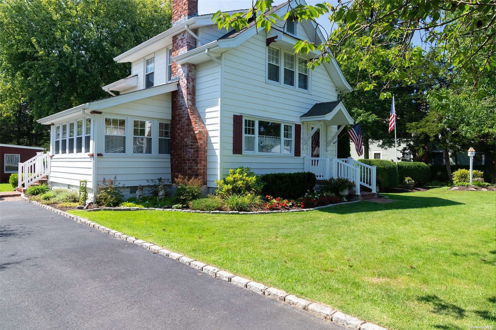 Property Photo:  19 Cedar Court  NY 11948 