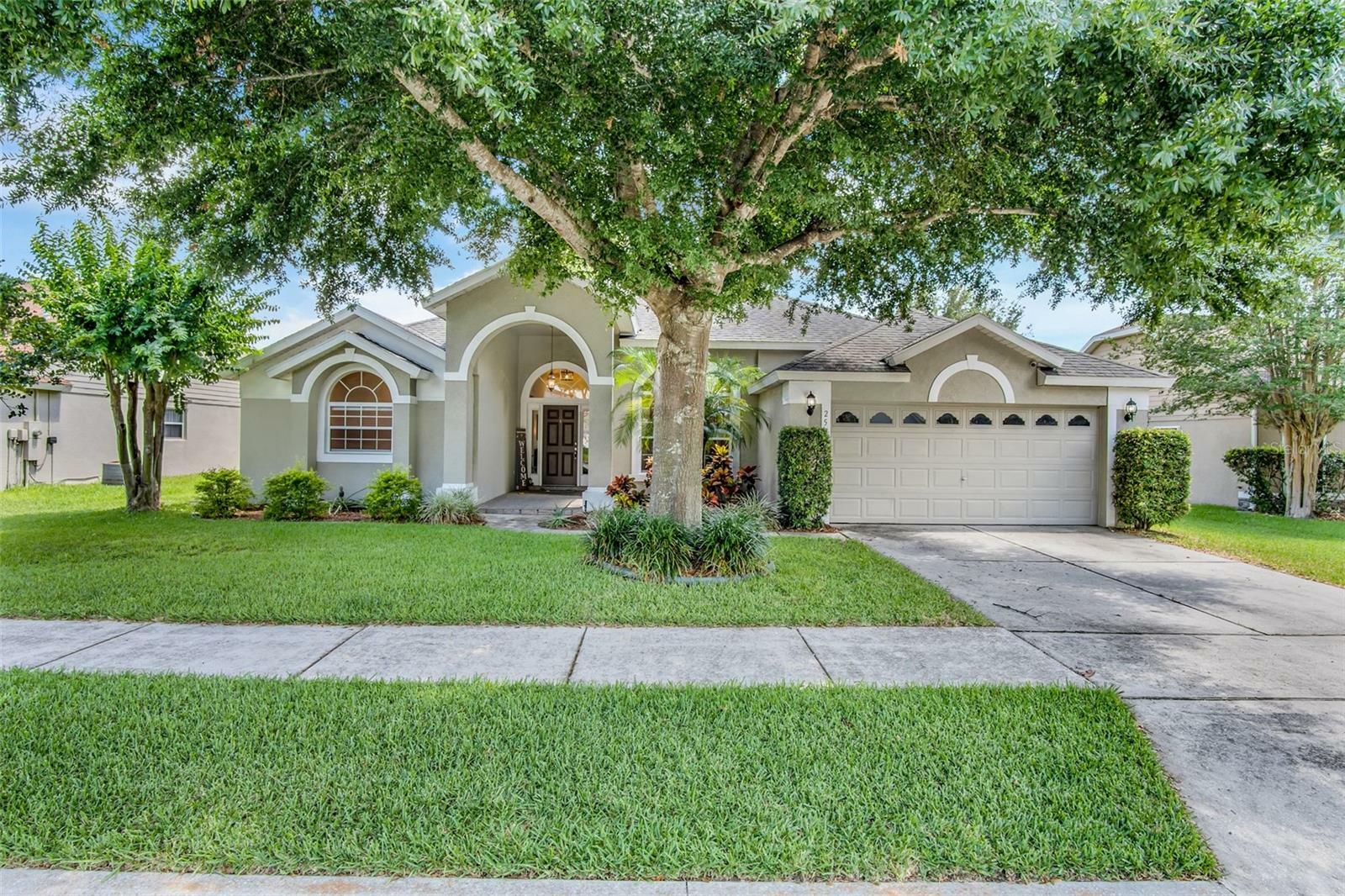 2526 Holly Berry Circle  Clermont FL 34711 photo