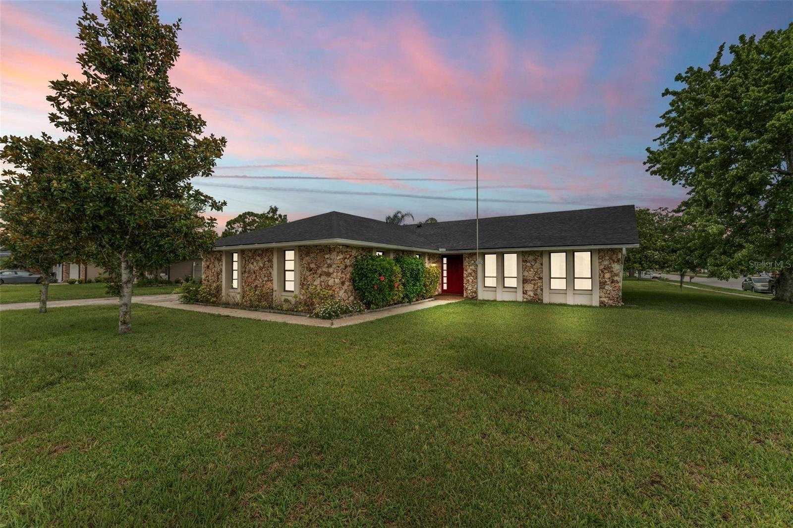 Property Photo: 20547 Maxim Parkway FL 32833