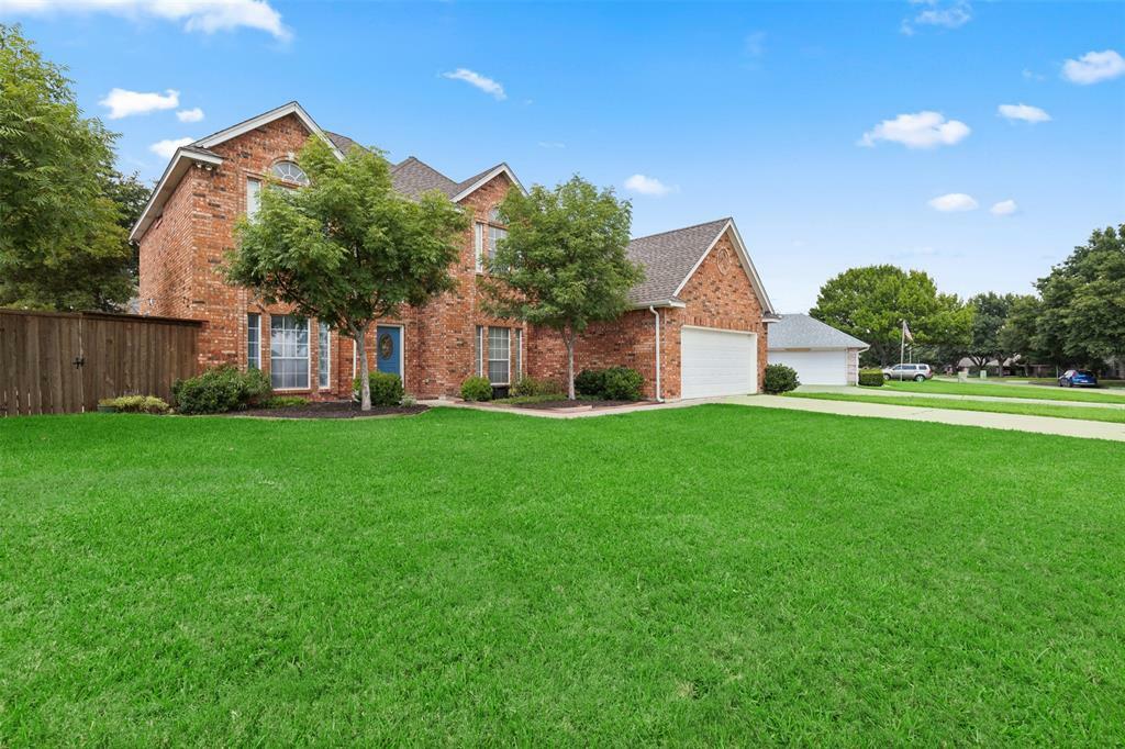 Property Photo: 8230 Meadowside Drive TX 76116