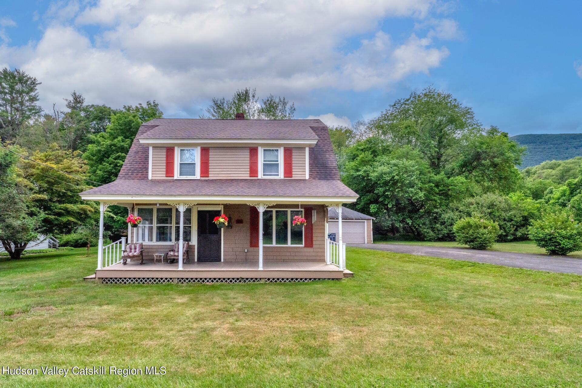 Property Photo:  353 W Saugerties  NY 12477 