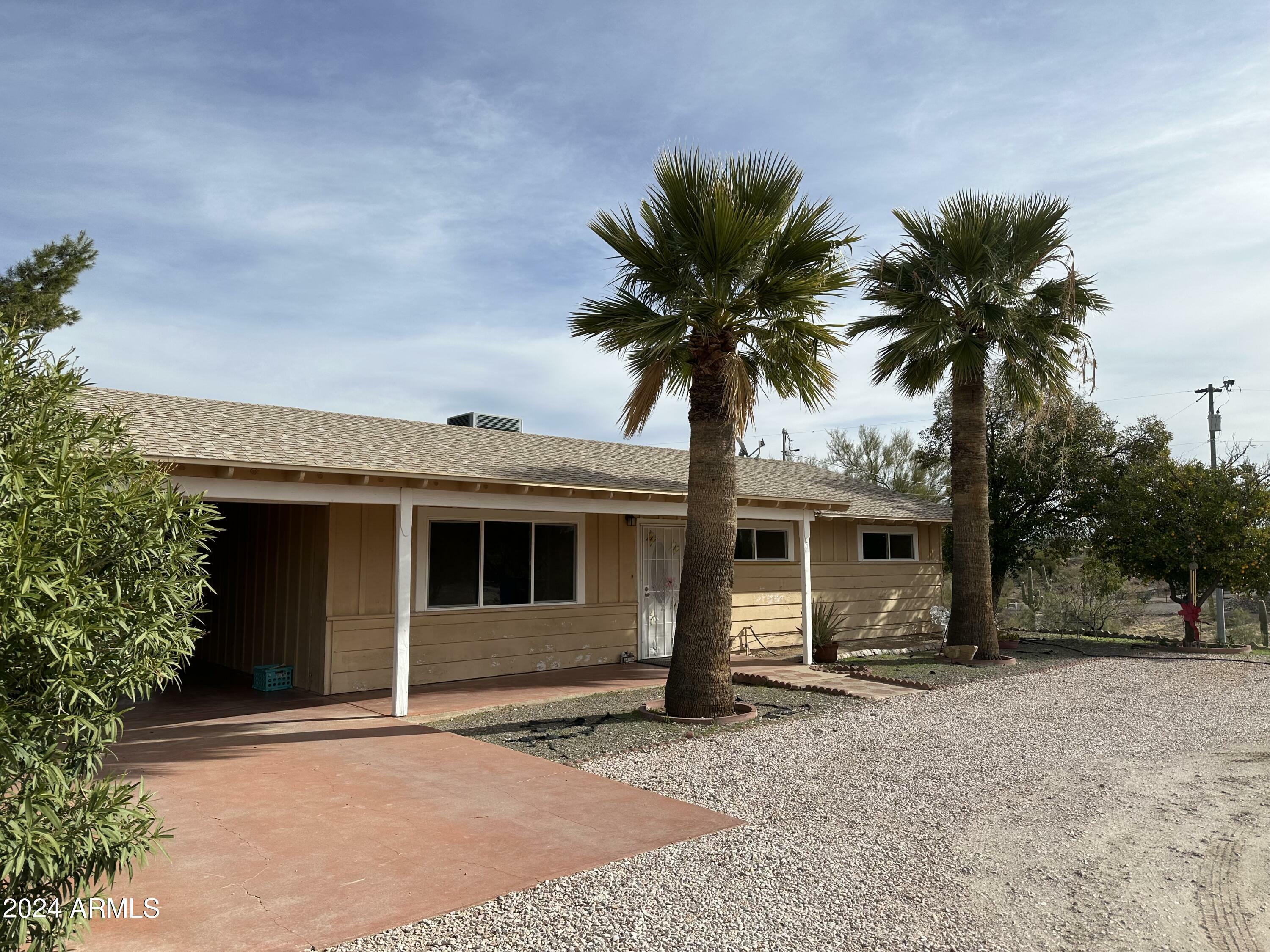 Property Photo:  350 Ocotillo Drive  AZ 85390 