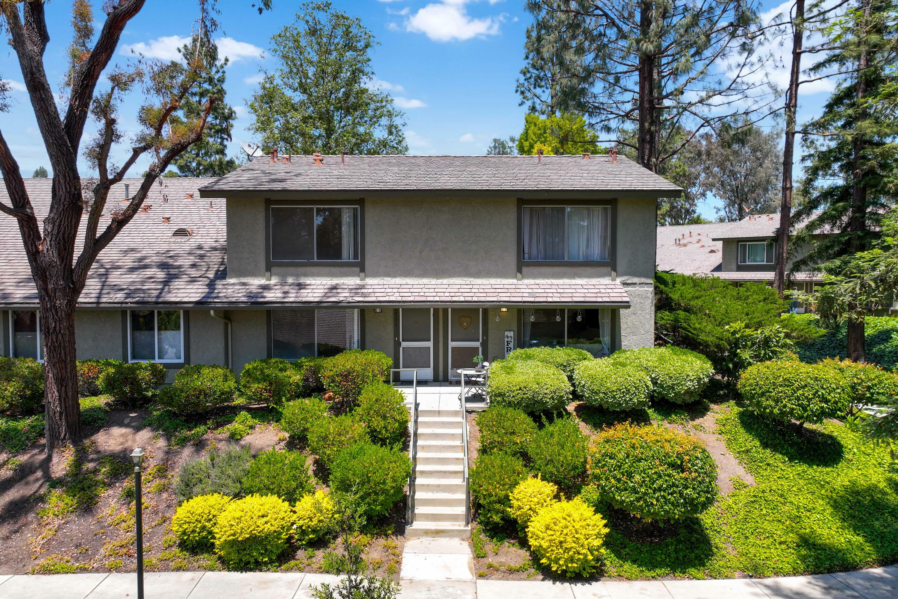 Property Photo:  2593 La Paloma Circle  CA 93063 