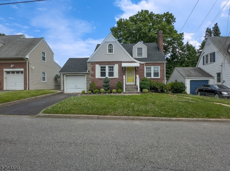 Property Photo:  12 Lucien Pl  NJ 07036 