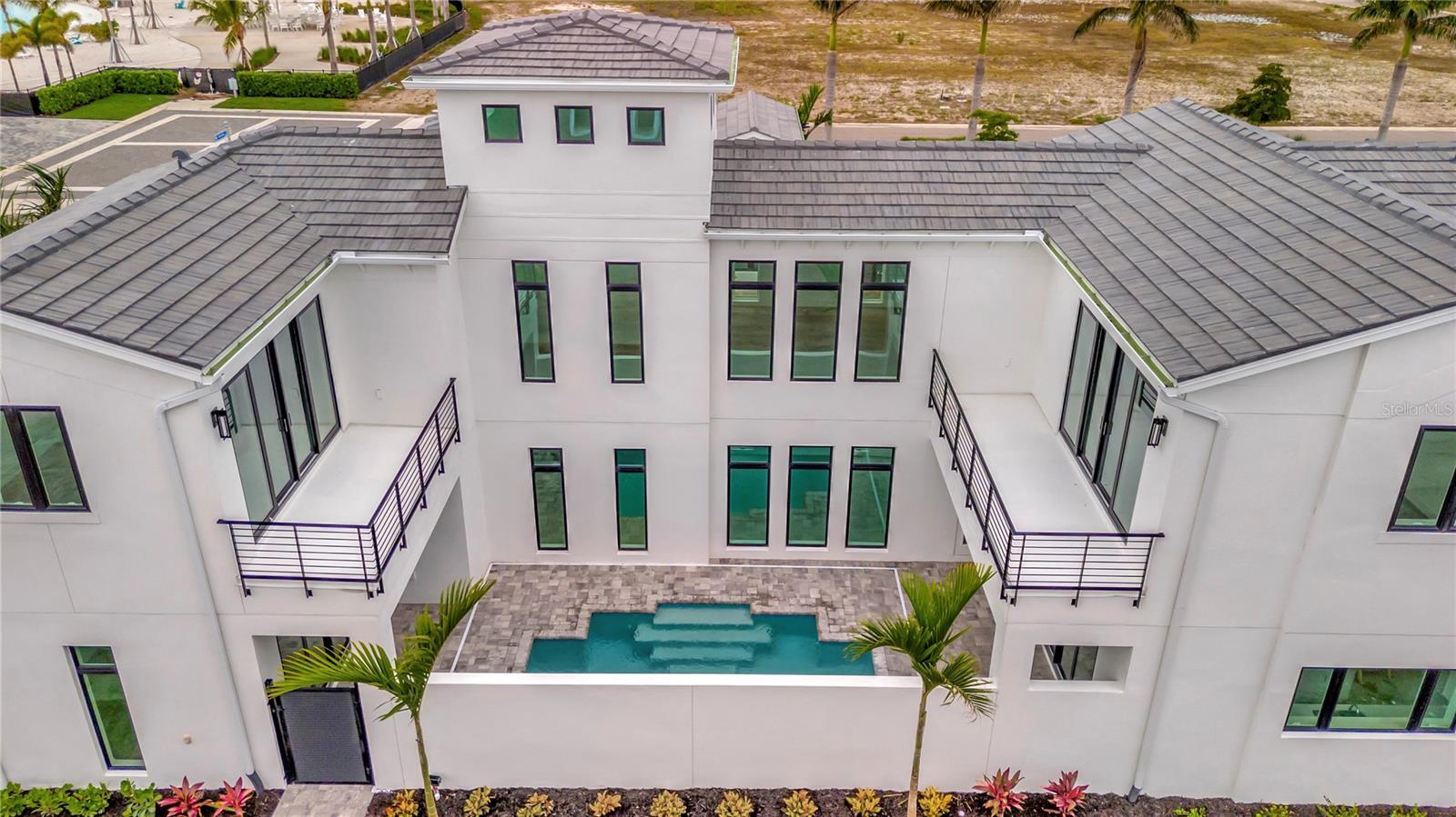 Property Photo:  6028 Red Mangrove Lane  FL 34210 