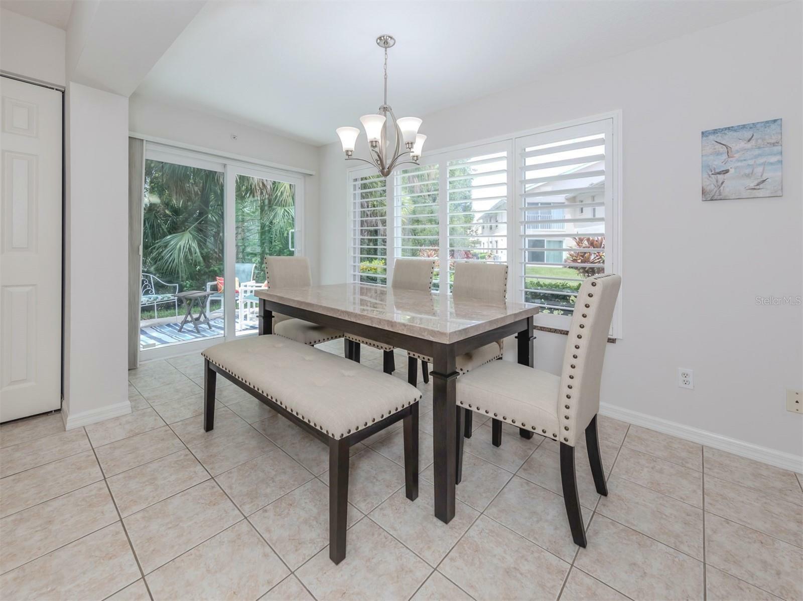 Property Photo:  821 Montrose Drive 103  FL 34293 