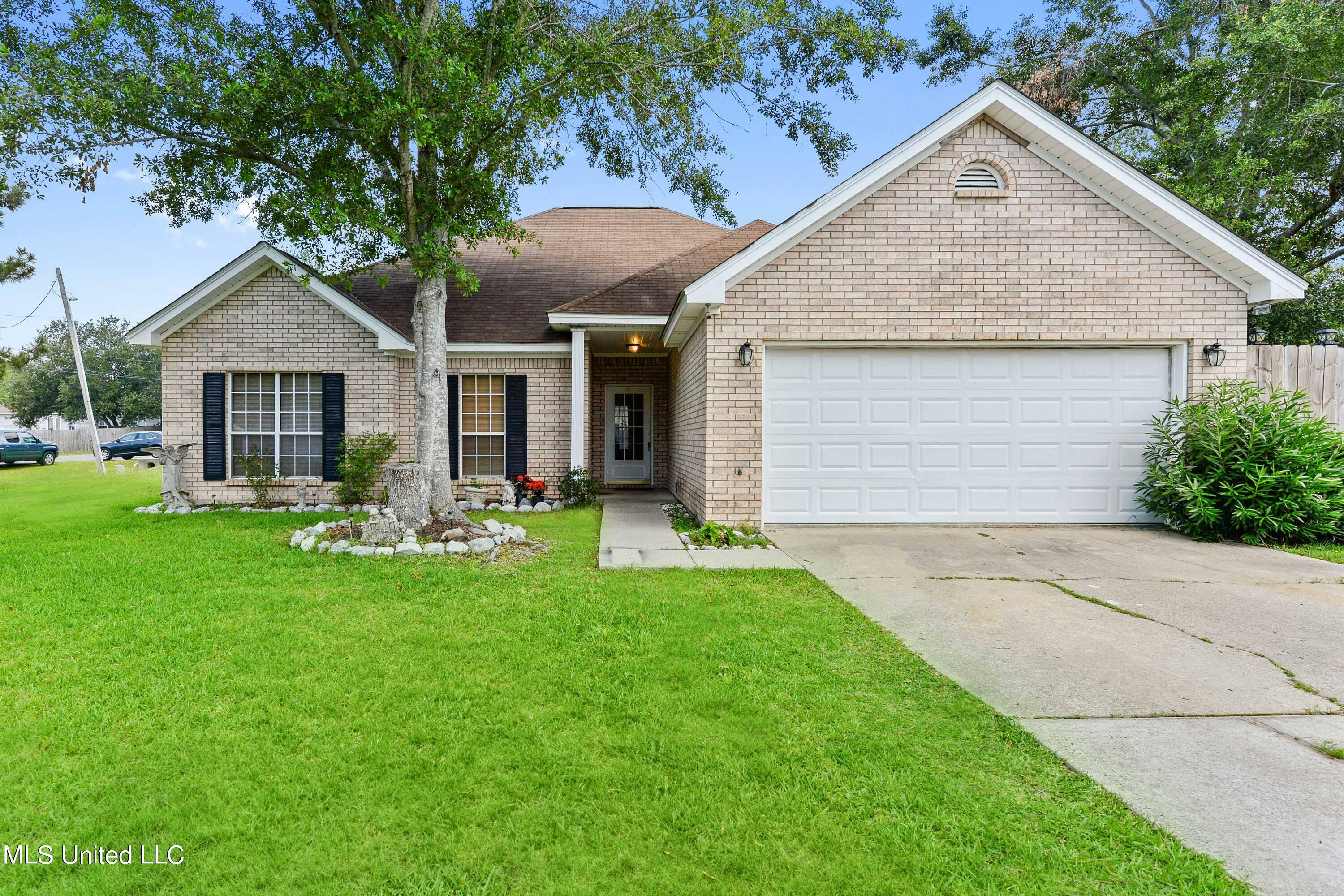 11053 Pin Oak Drive  Biloxi MS 39532 photo