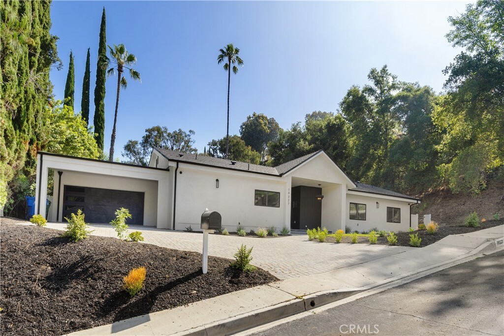 Property Photo:  19327 Espinosa Street  CA 91356 