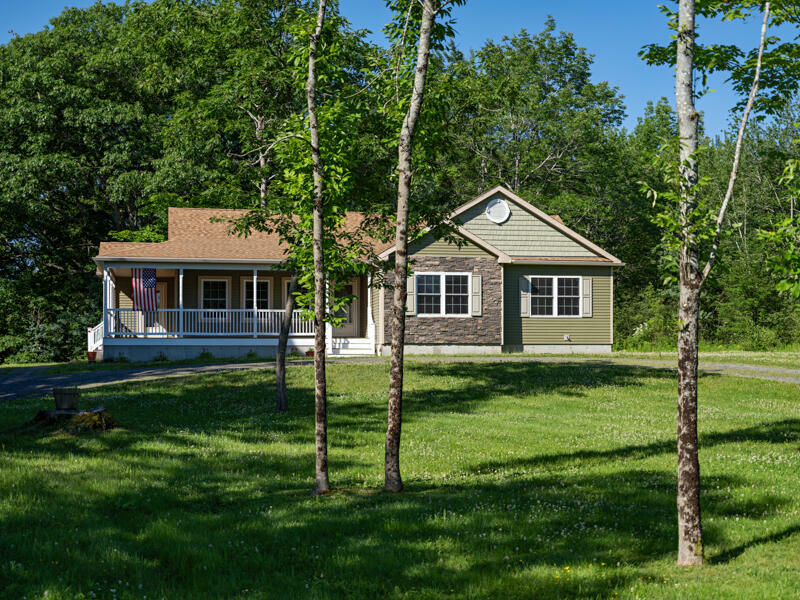 Property Photo:  27 Bobolink Lane  ME 04861 