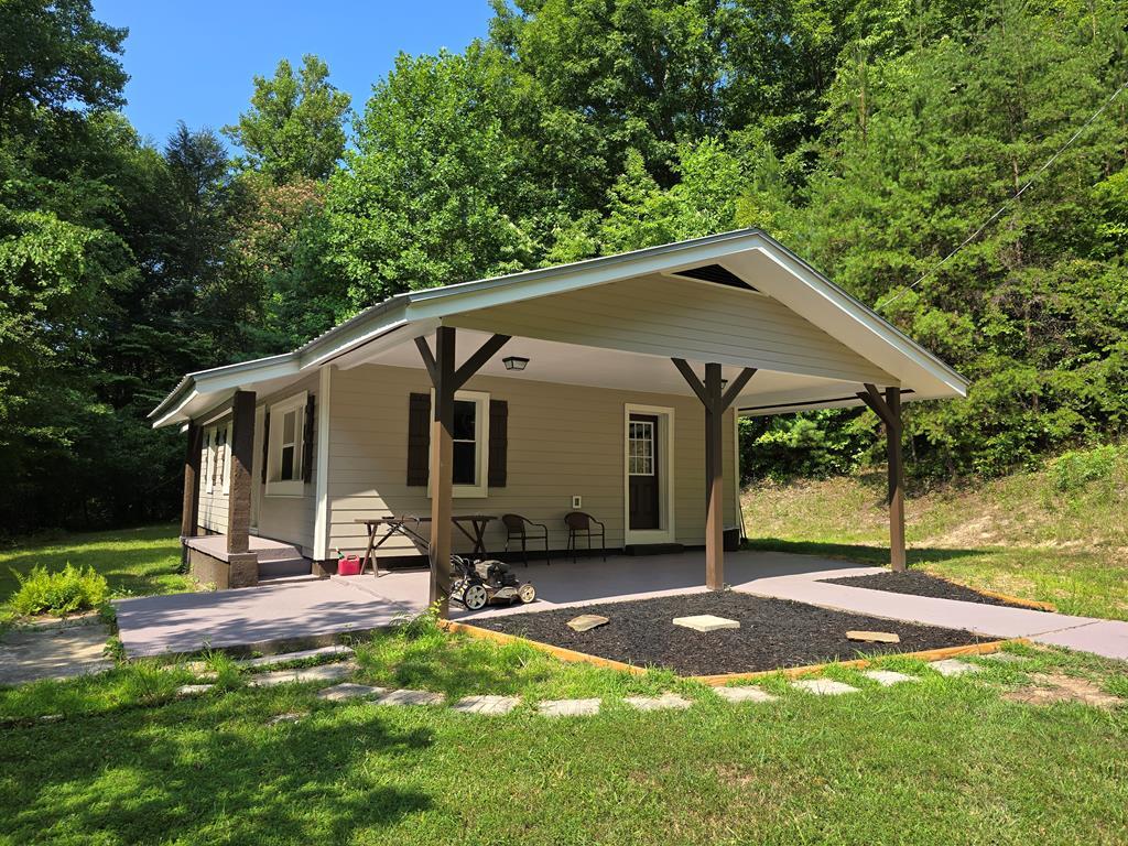 Property Photo: 7054 Martins Creek Road NC 28906