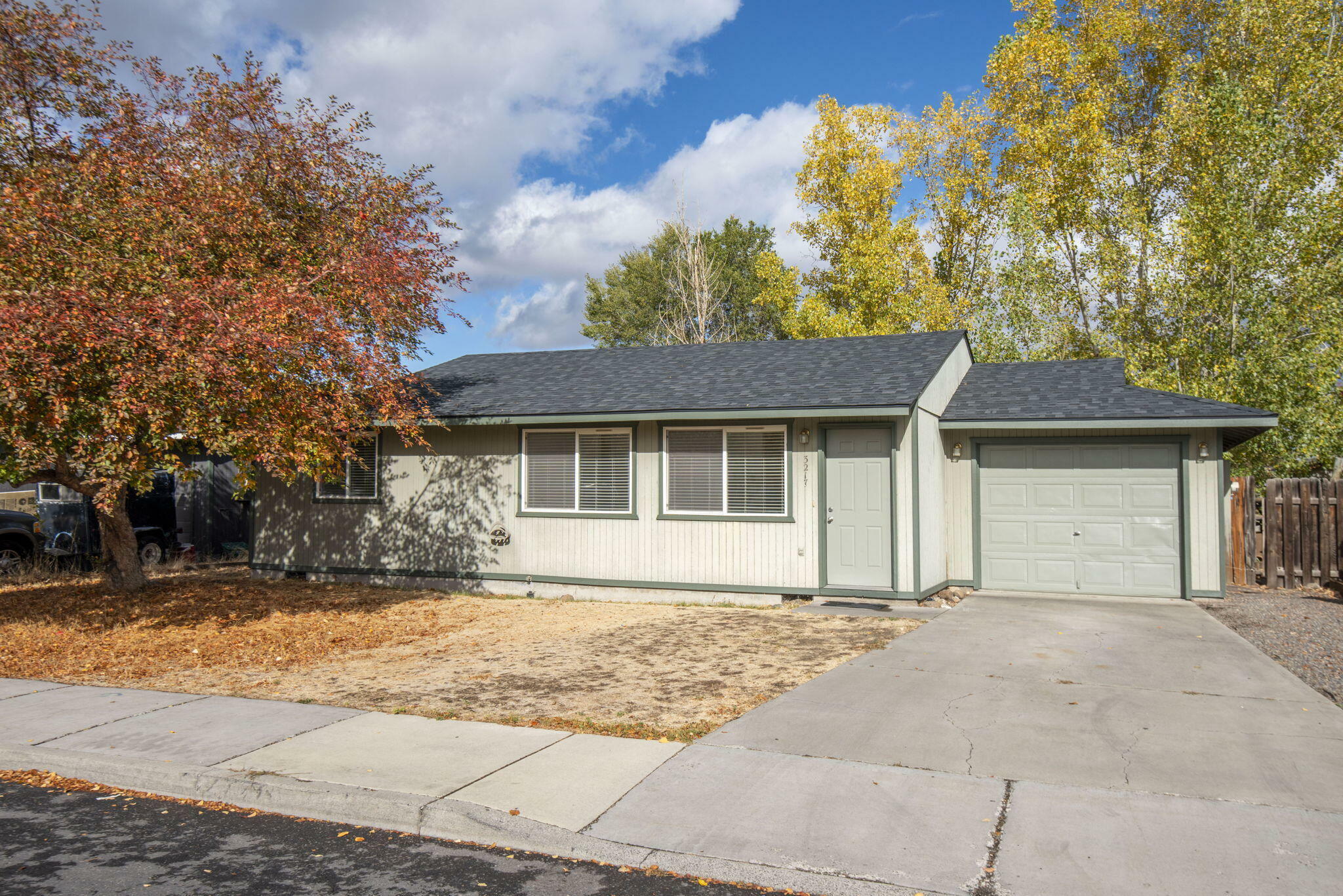 Property Photo:  3217 SW Quartz Avenue  OR 97756 