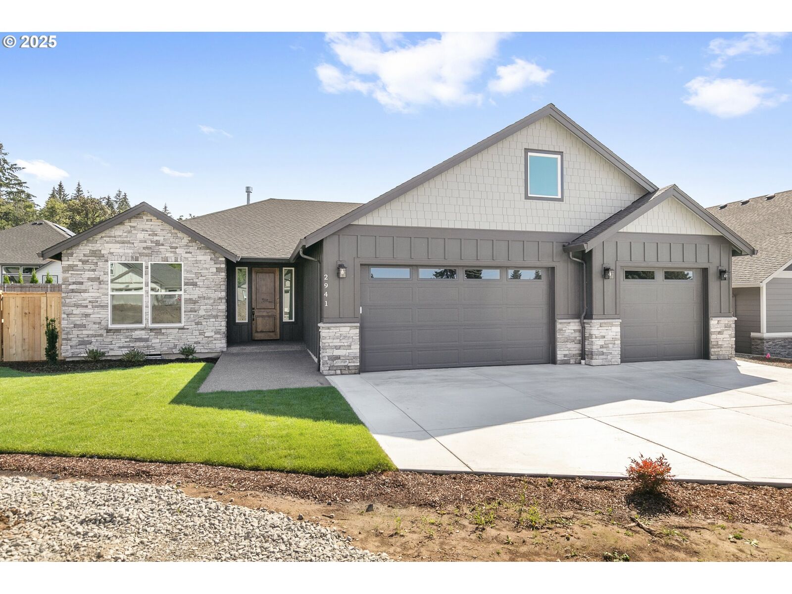 Property Photo:  2941 NE 3rd Cir  WA 98604 