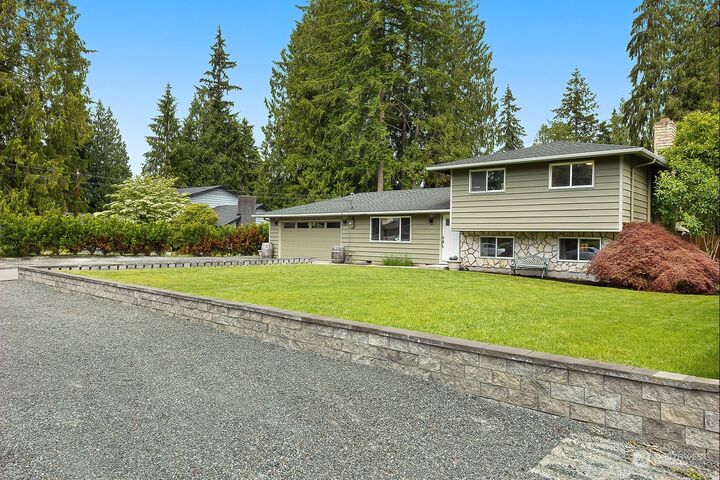 Property Photo:  22527 121st Drive NE  WA 98223