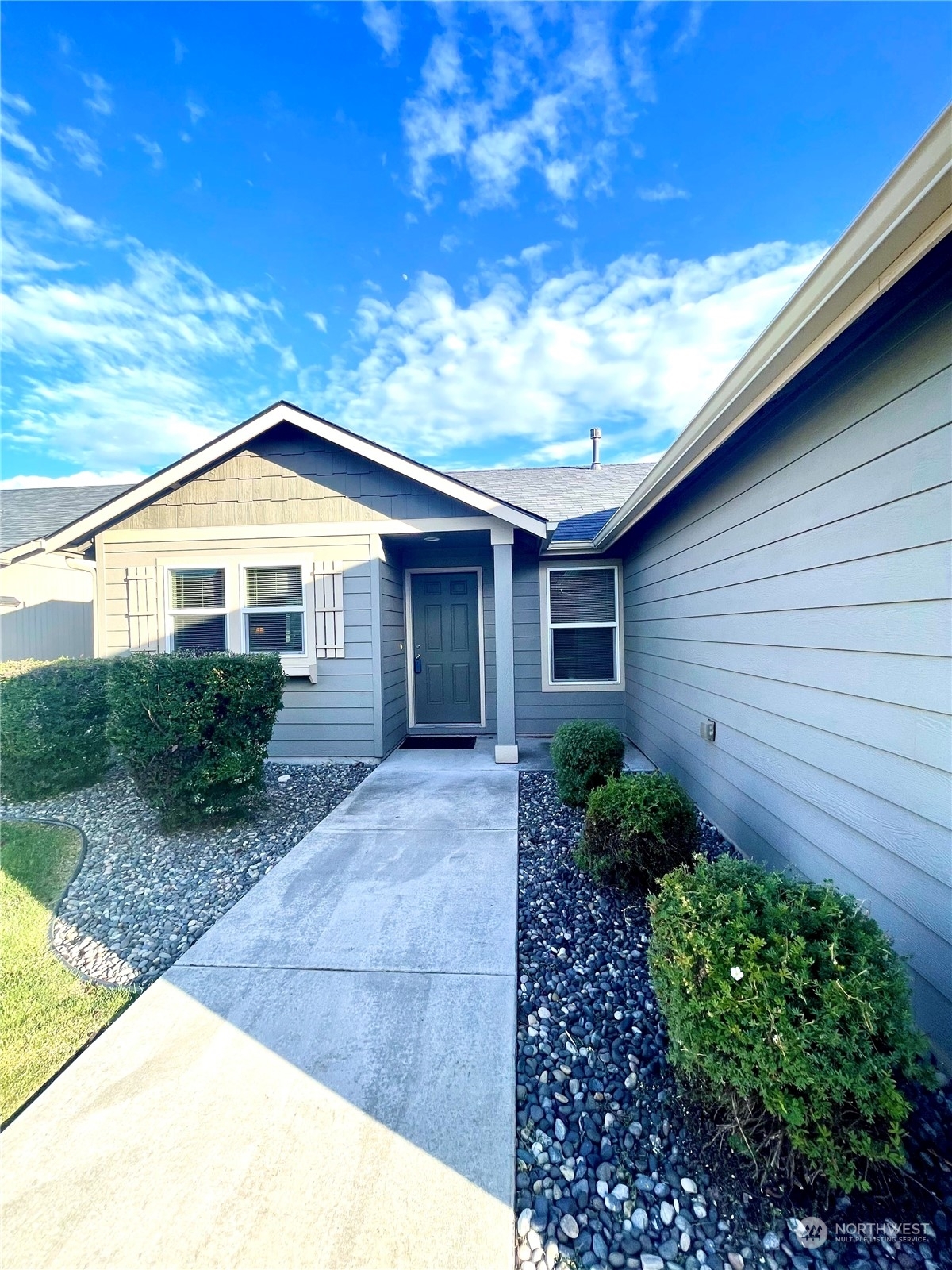 Property Photo:  233 Chapra Street  WA 99362 