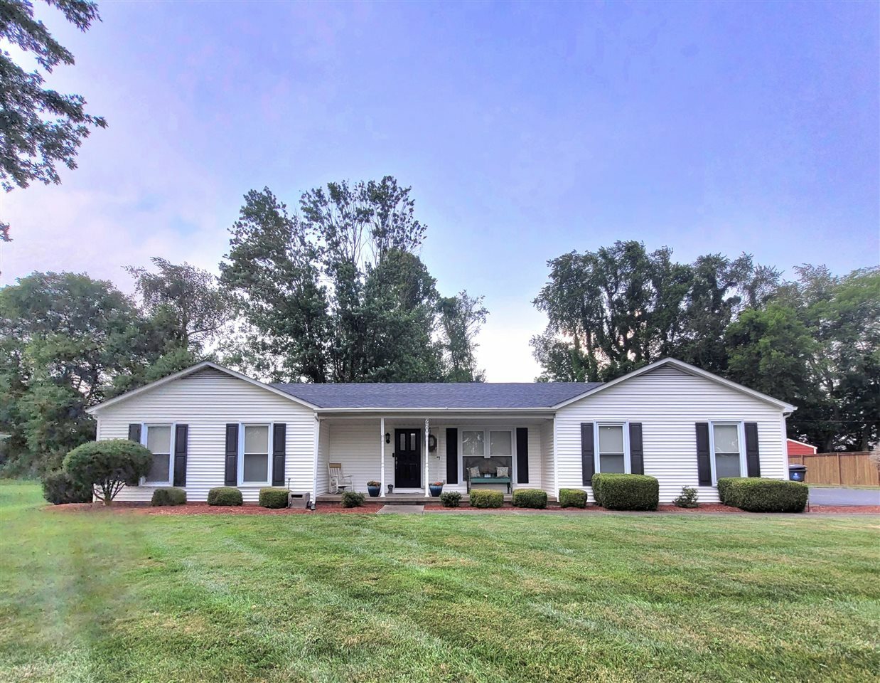 Property Photo:  260 Crestlake Way  KY 42104 