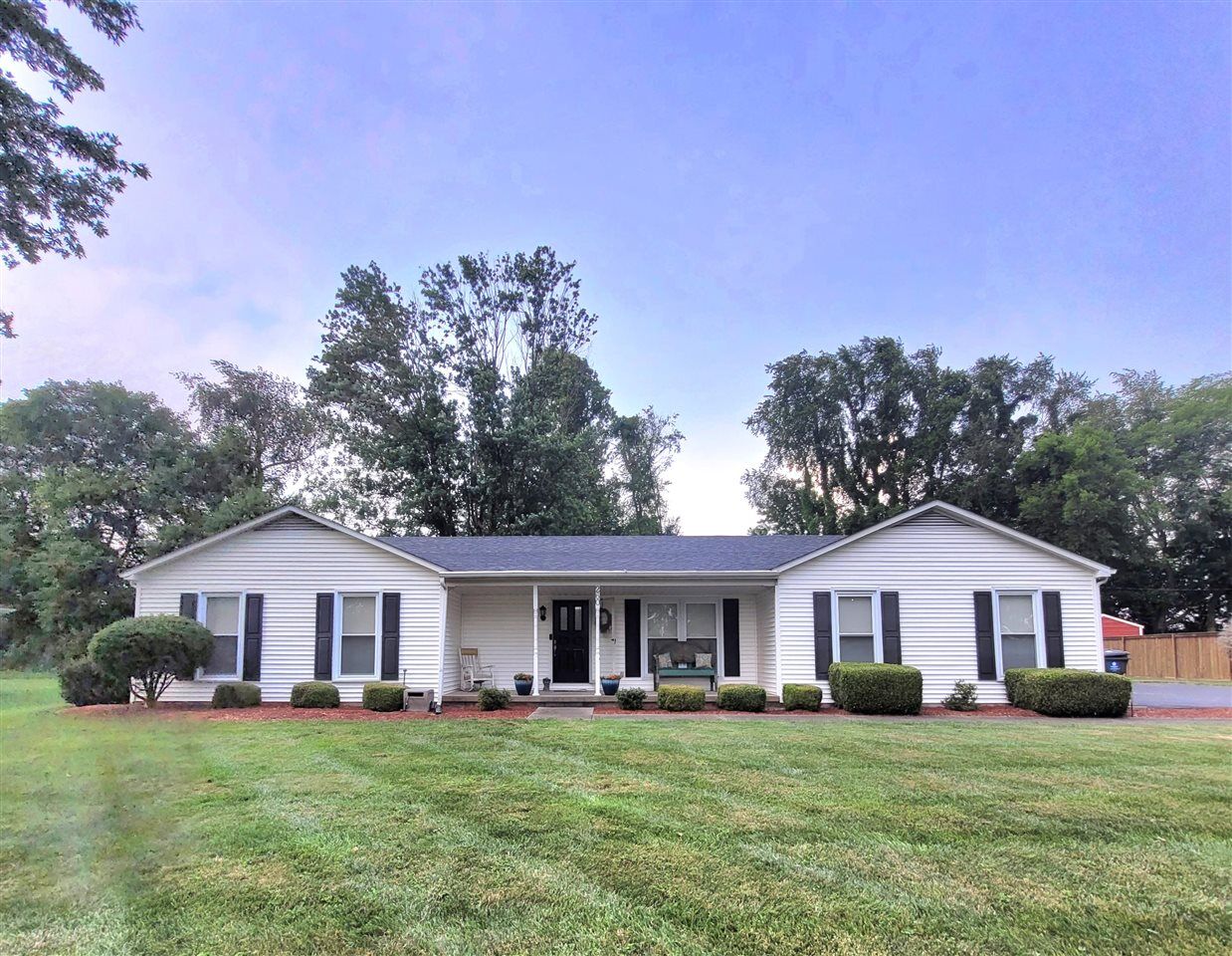 Property Photo: 260 Crestlake Way KY 42104