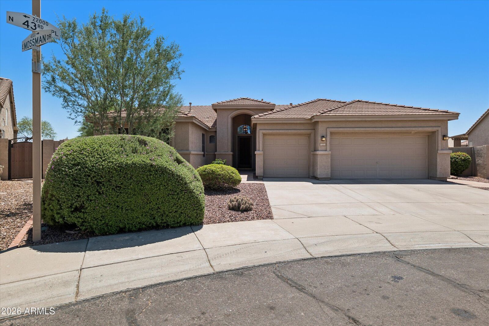 Property Photo:  4343 E Mossman Road  AZ 85050 