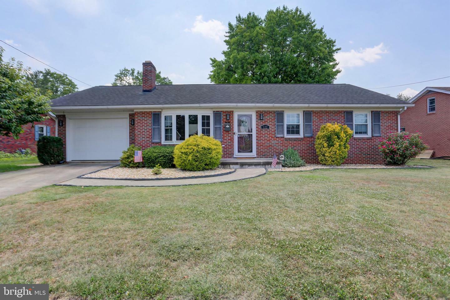 Property Photo:  522 Mentzer Avenue  PA 17201 