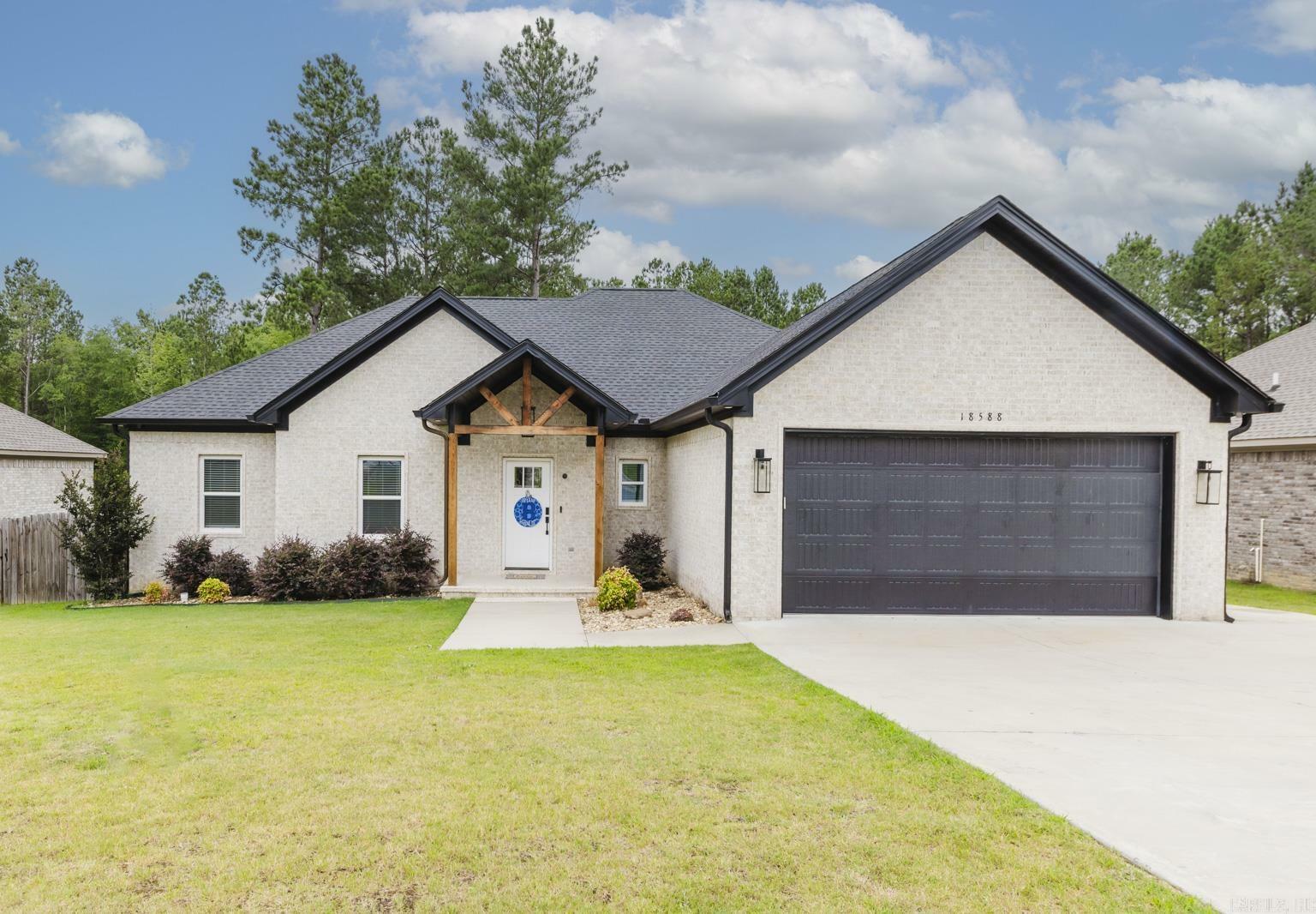 Property Photo:  18588 Parkway Pines Drive  AR 72011 