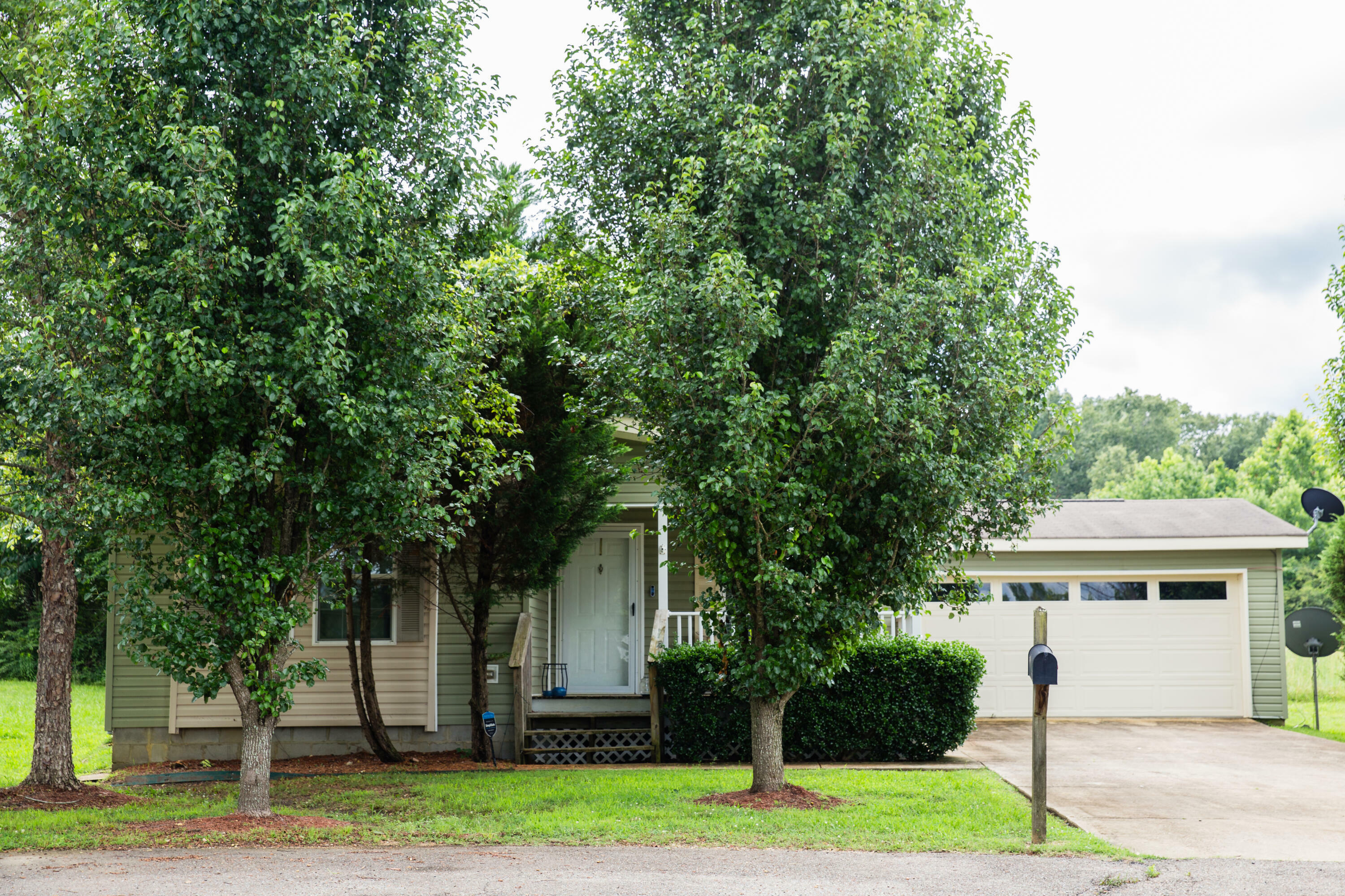 Property Photo:  76 Crest Oak Dr  MS 39759 