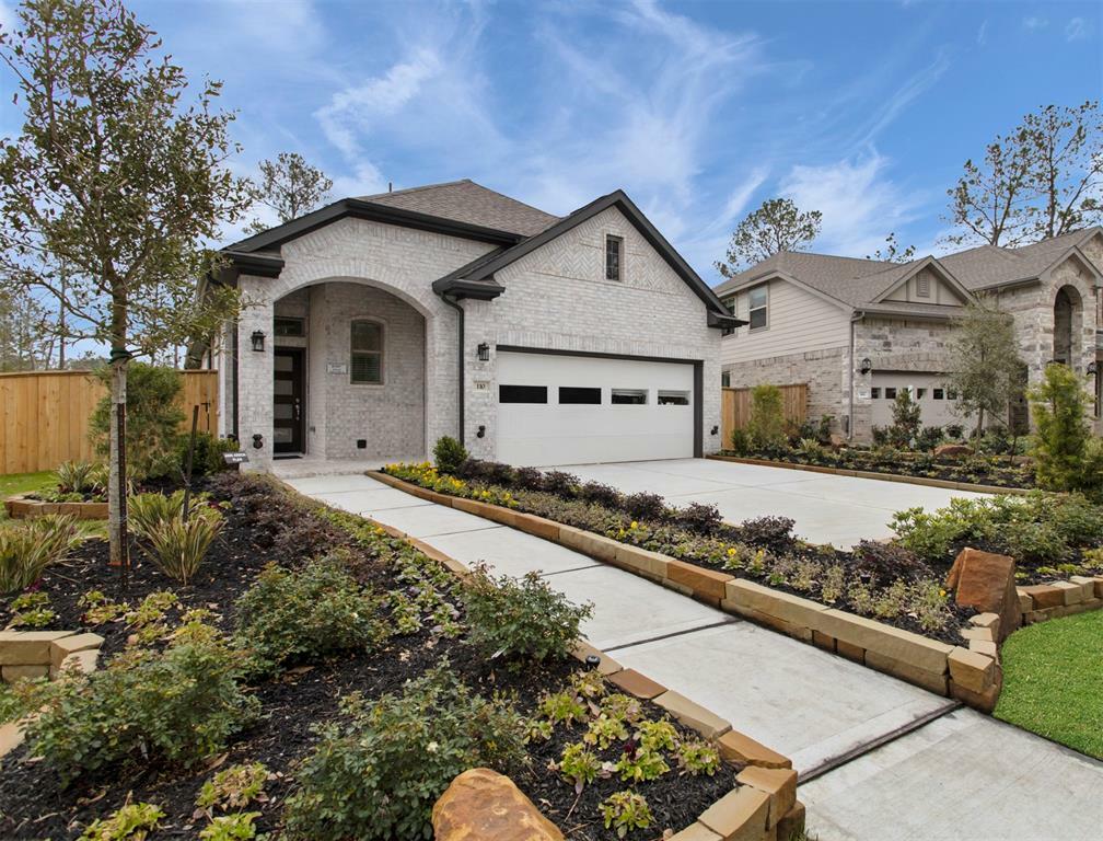 Property Photo: 110 Canary Island Circle TX 77316