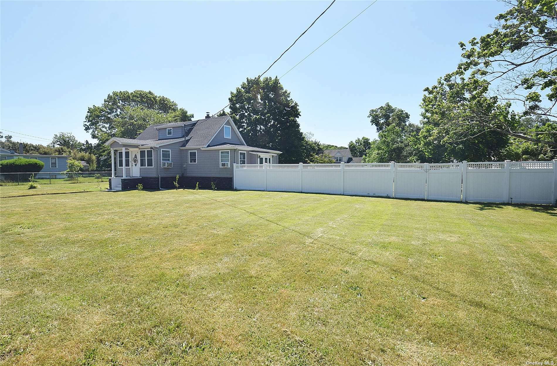 Property Photo:  16 Juniper Road  NY 11951 