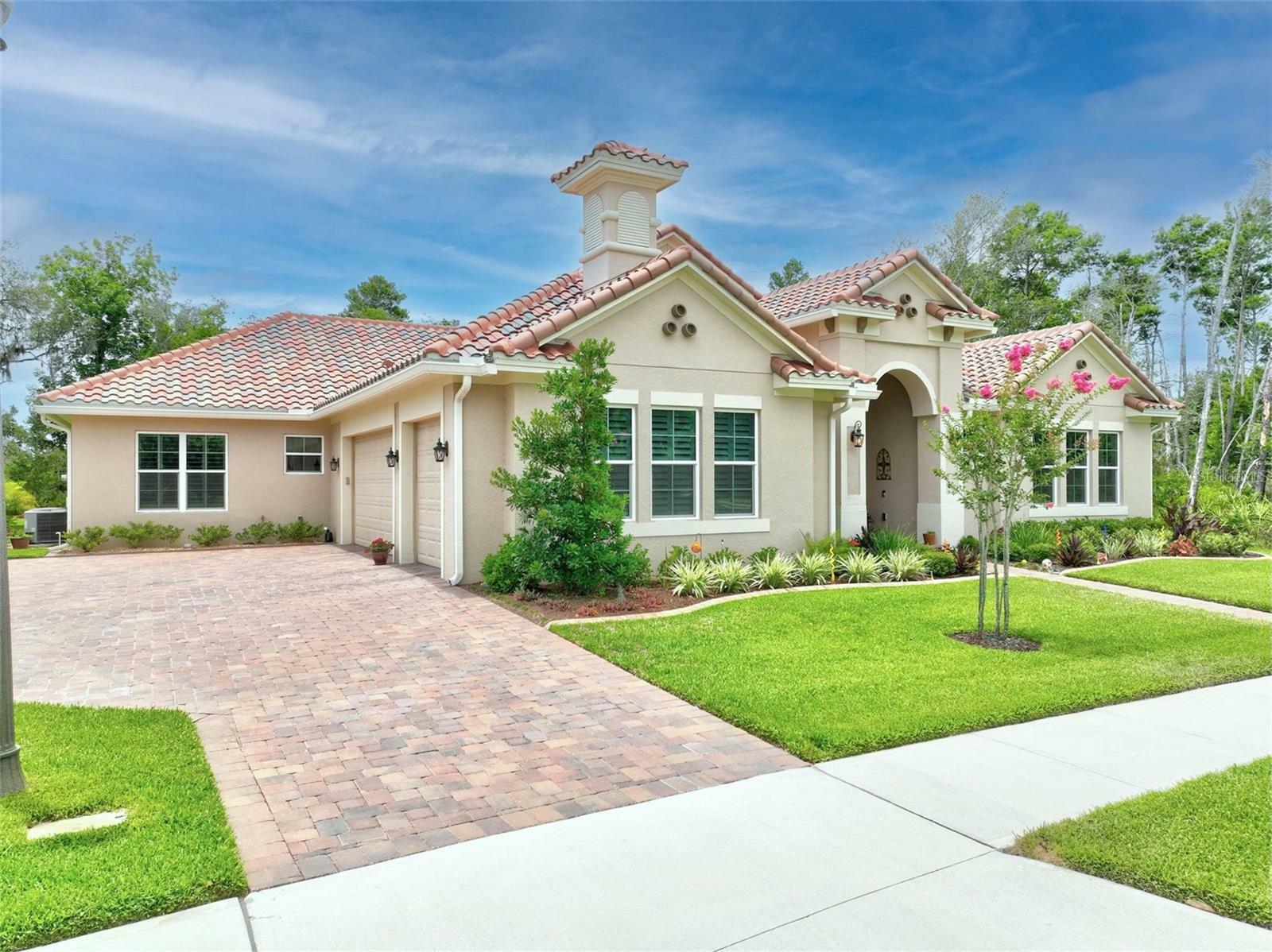 Property Photo:  10 New Water Oak Drive  FL 32137 