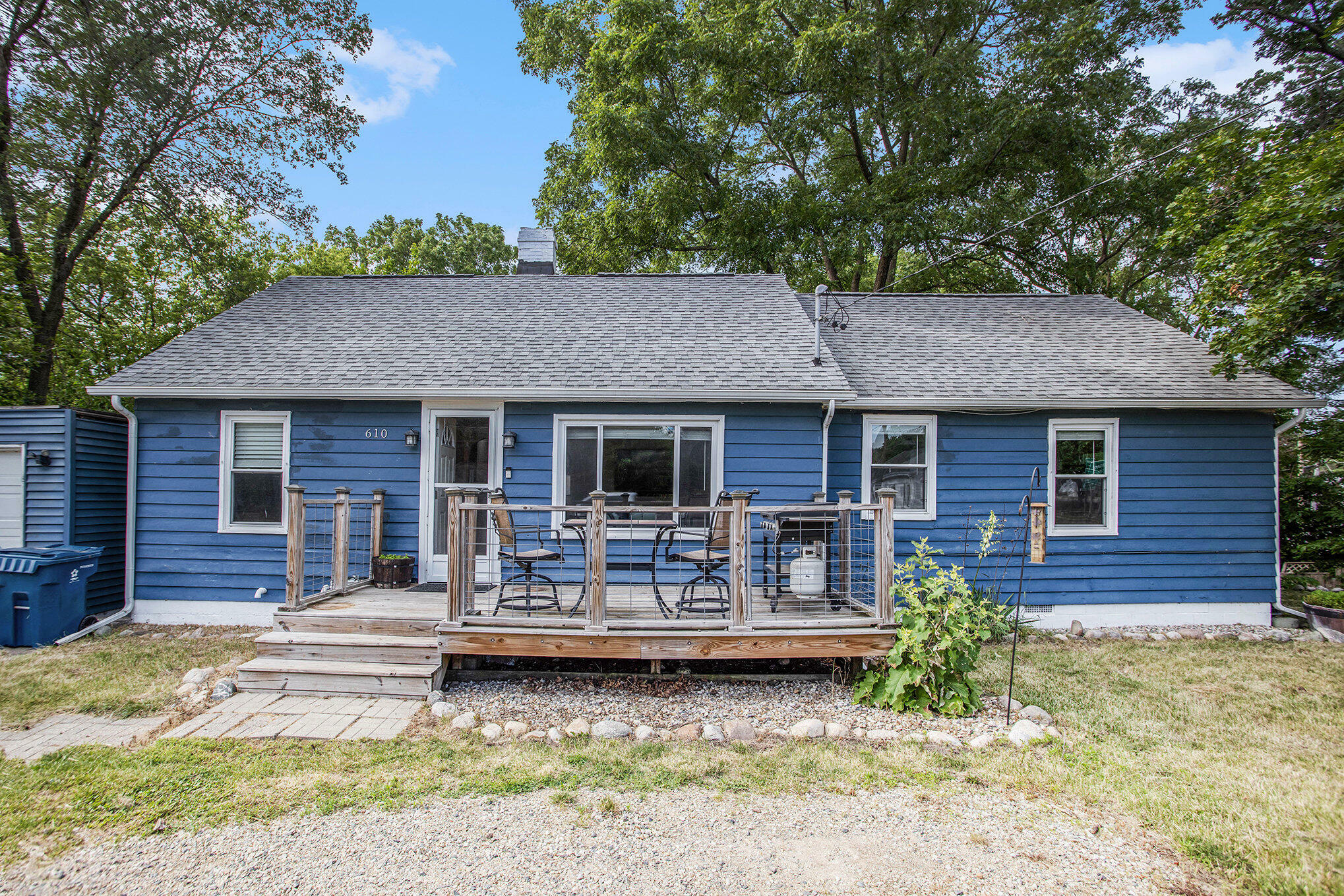 Property Photo:  610 W Allegan Street  MI 49078 