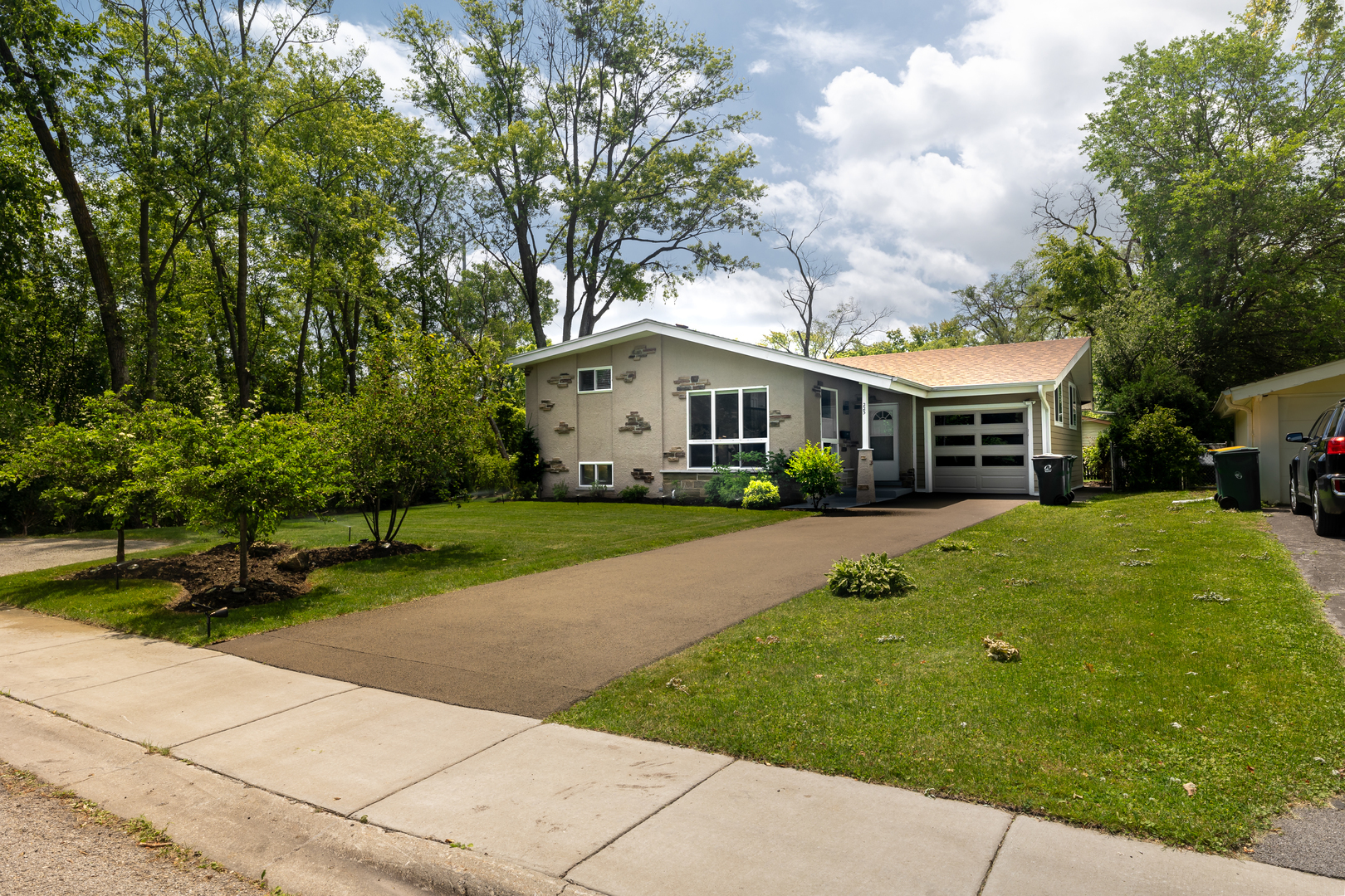 Property Photo:  225 Forestway Drive  IL 60062 