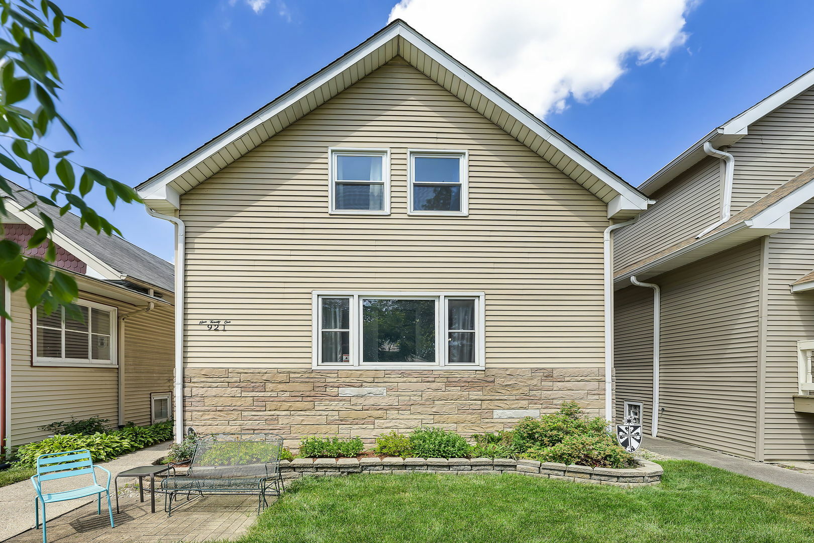 Property Photo:  921 N Humphrey Avenue  IL 60302 