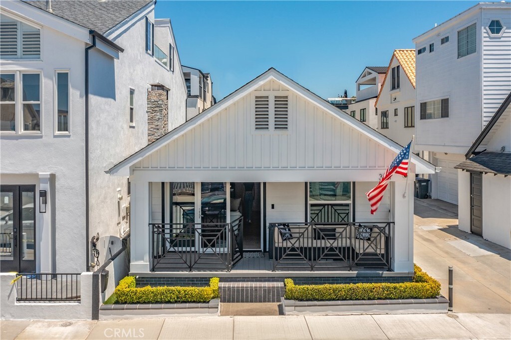 Property Photo: 306 Alvarado Place CA 92661